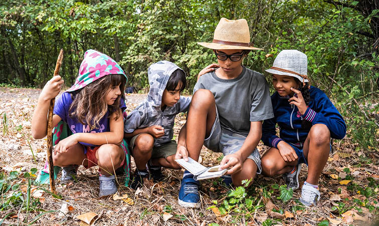 Nature Treasure Hunt – Mindful Outdoor Scavenger Activity with SEL Reflection